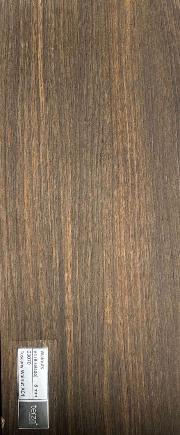 Walnuts - (Biselado) Tuscany Walnut AC4